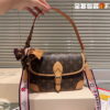 Louis Vuitton / LV 𝐃𝐢𝐚𝐧𝐞 M45985 size: 25.0*9.0*15.0cm