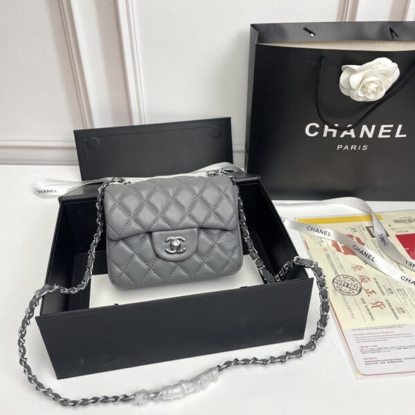 Chanel cf Square Fat 1115 sheepskin leather grey size: 18*14*7cm