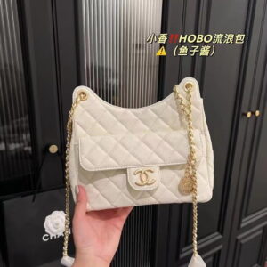Chanel HOBO bag Oil wax leather white 3690 size: 22*20cm