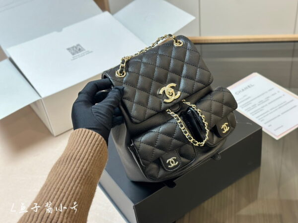 1 CHANEL Gabrielle caviar The homeless backpack black size: 20*20cm