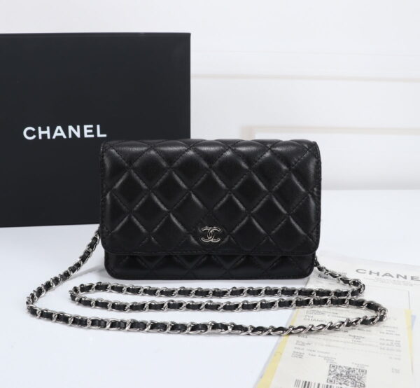 1 Chanel woc Classic Fortune Crossbody bag with sliver hardware Size: W19*H12*D4cm