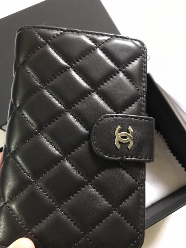 Chanel sheepskin wallet with gold and sliver hardware 50073 size: 15*10cm