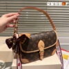 Louis Vuitton / LV 𝐃𝐢𝐚𝐧𝐞 M45985 size: 25.0*9.0*15.0cm