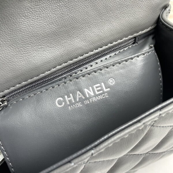 Chanel cf Square Fat 1115 sheepskin leather grey size: 18*14*7cm