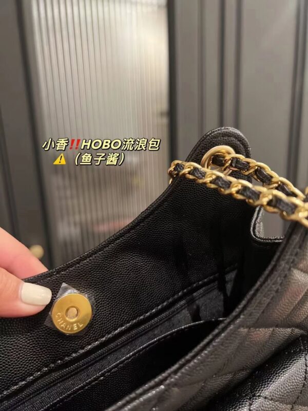 Chanel HOBO bag caviar 3690 size: 22*20cm