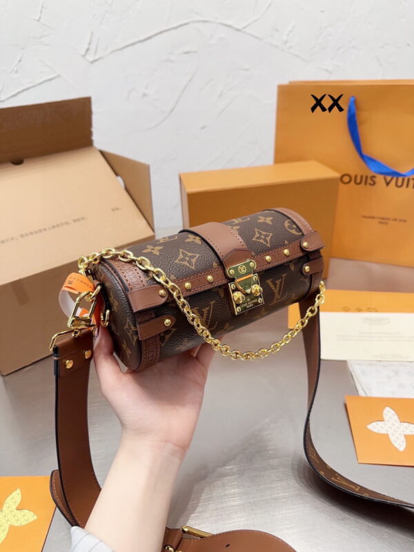 Louis Vuitton / LV prefall papillon trunk monogram round flip latch design crossbody bag