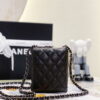 chanel22k dinner bag black Pearl string size: 11*9*4.5cm