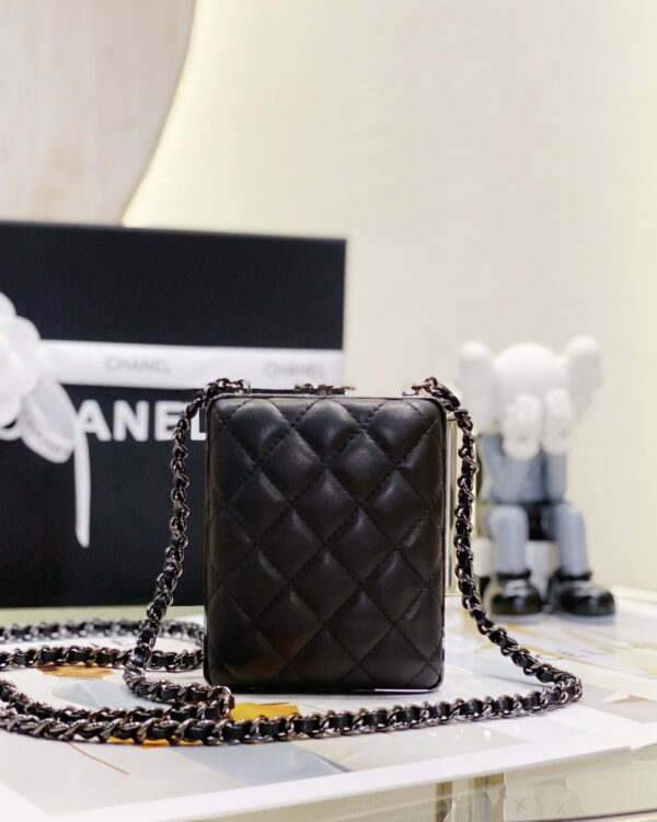 chanel22k dinner bag black Pearl string size: 11*9*4.5cm
