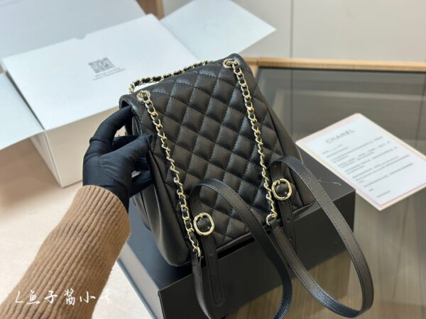 3 CHANEL Gabrielle caviar The homeless backpack black size: 20*20cm