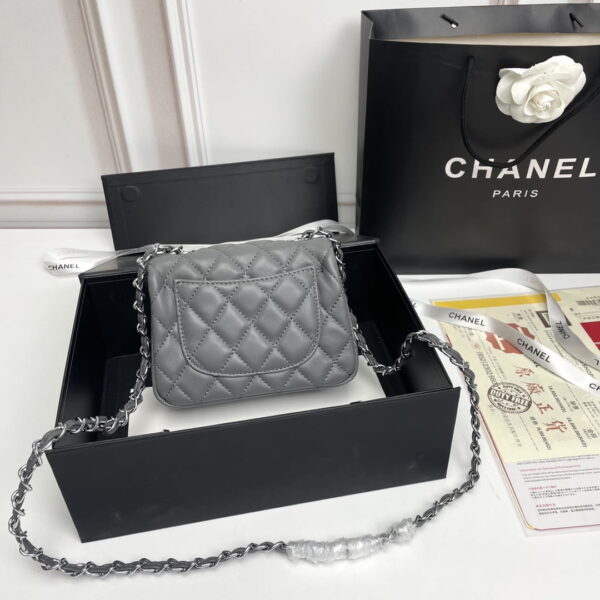 Chanel cf Square Fat 1115 sheepskin leather grey size: 18*14*7cm