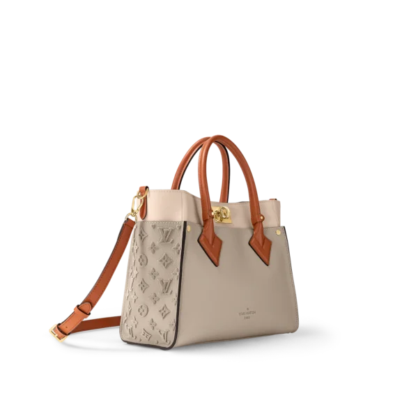 Louis Vuitton / LV On My Side MM M53825