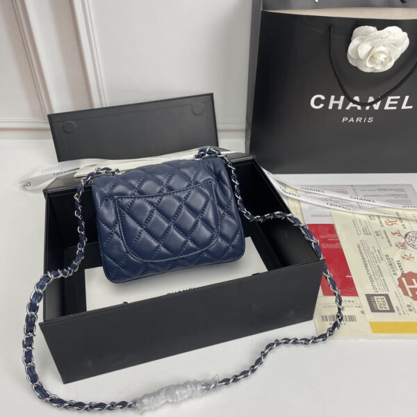 4 Chanel cf Square Fat 1115 sheepskin leather blue size: 18*14*7cm
