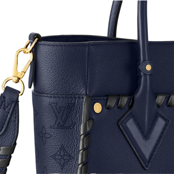 Louis Vuitton / LV On My Side MM M21569