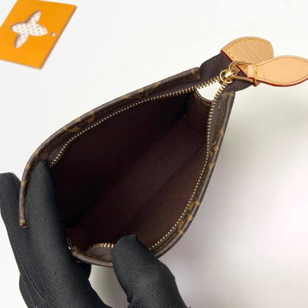 Louis Vuitton / LV monogram m81412 toiletry uch on chain purse with one small wallet size: 25 *20 * 5.5cm