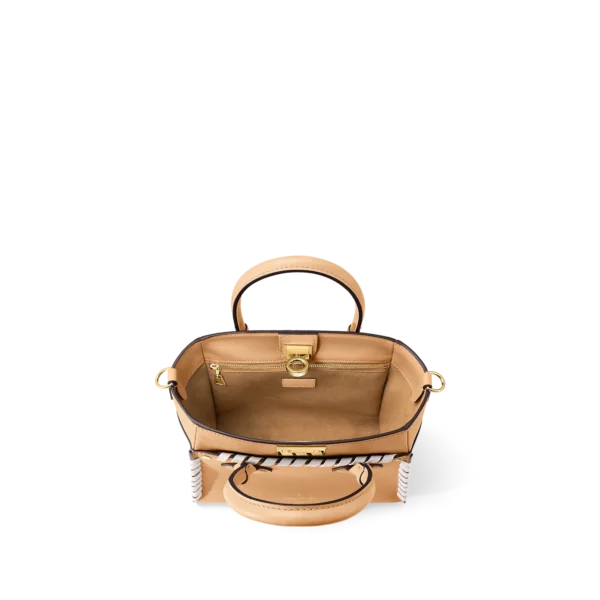 Louis Vuitton / LV On My Side PM M21585