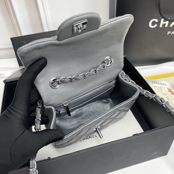 Chanel cf Square Fat 1115 sheepskin leather grey size: 18*14*7cm