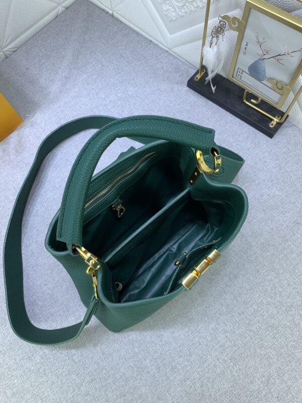 Louis Vuitton / LV Onthego PM M94519 Green Size: 27*18*9cm