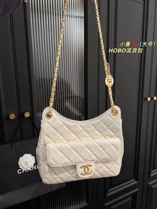 Chanel HOBO bag Oil wax leather white 3690 size: 22*20cm