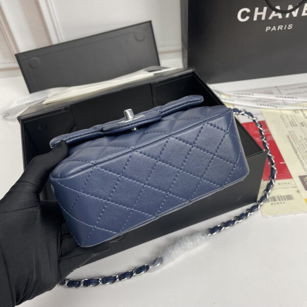 6 Chanel cf Square Fat 1115 sheepskin leather blue size: 18*14*7cm
