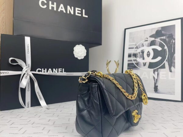 Chanel 2023 new CF Black gold bag size: 21*13cm