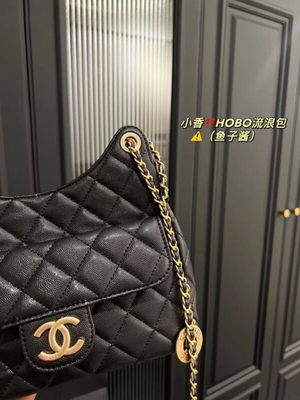 Chanel HOBO bag caviar 3690 size: 22*20cm