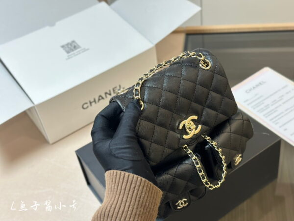 6 CHANEL Gabrielle caviar The homeless backpack black size: 20*20cm