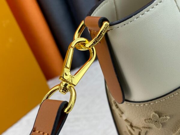 LV Classic monogram tote bag size: 30.5 x 24.5 x 14 cm