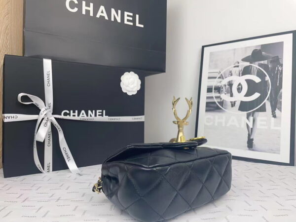 Chanel 2023 new CF Black gold bag size: 21*13cm