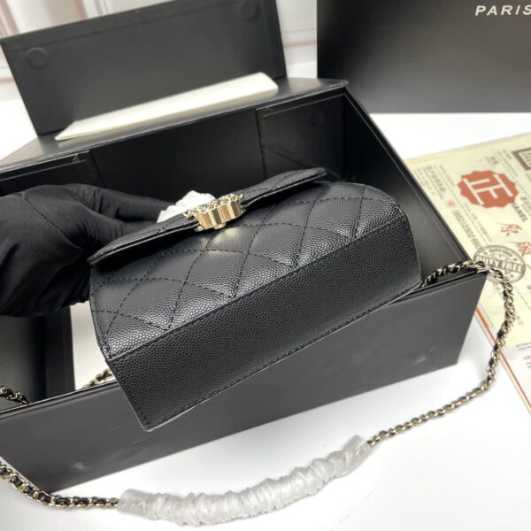 Chanel Black Horse Kelly Lichee cowhide long handle bag 9100 black size:19*10*4.5cm