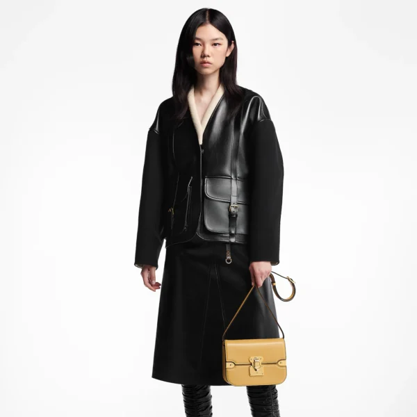 7 Louis Vuitton / LV Orsay MM M23646