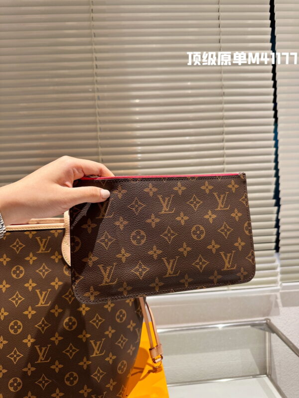 LV neverfull presbyteria tote bag size: 32 cm