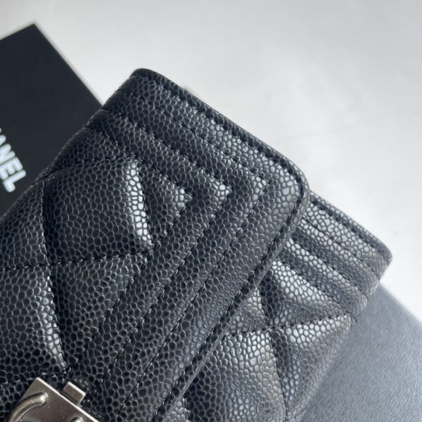 Chanel Cowhide with caviar Clutch bag with gold and sliver hardware size: 19*10cm