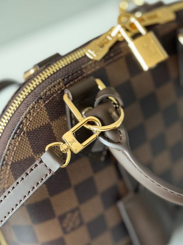 Louis Vuitton / LV n41221 alma bridge monogram shoulderbag size: 26*13*23cm