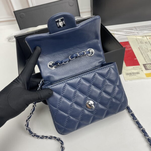 9 Chanel cf Square Fat 1115 sheepskin leather blue size: 18*14*7cm