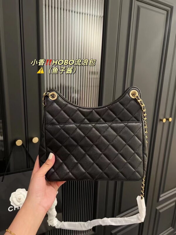 Chanel HOBO bag caviar 3690 size: 22*20cm