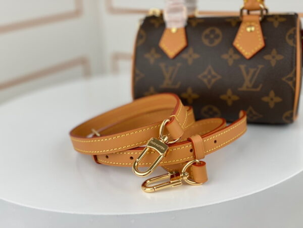 Louis Vuitton / LV monogram nano speedy m81085 size: 16* 11* 9cm