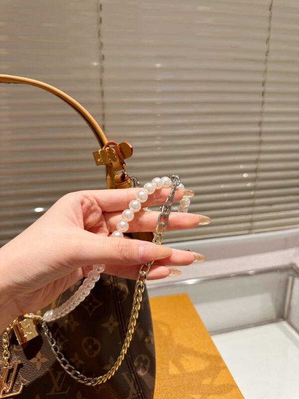 Glbao508 LV Genuine leather cowhide bag 24*18cm