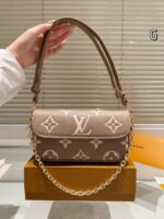 GLP17Bao LV genuine leather bag With box 22*13cm