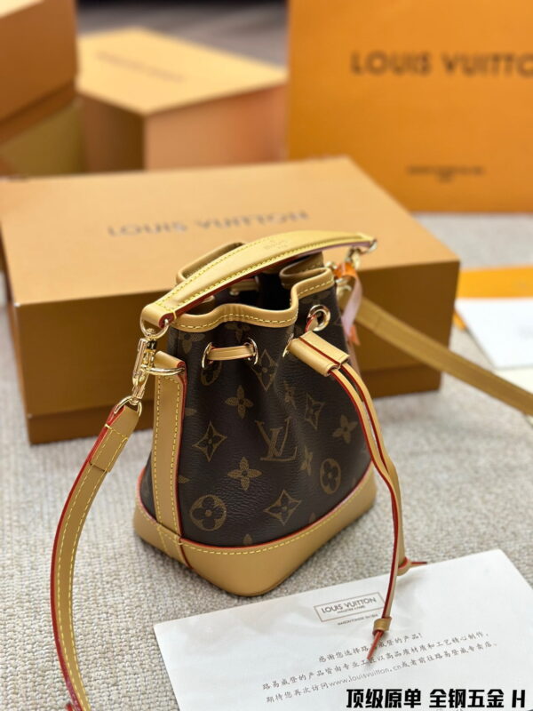 Louis Vuitton / LV mini Bucket bag Size: 13* 16* 10cm