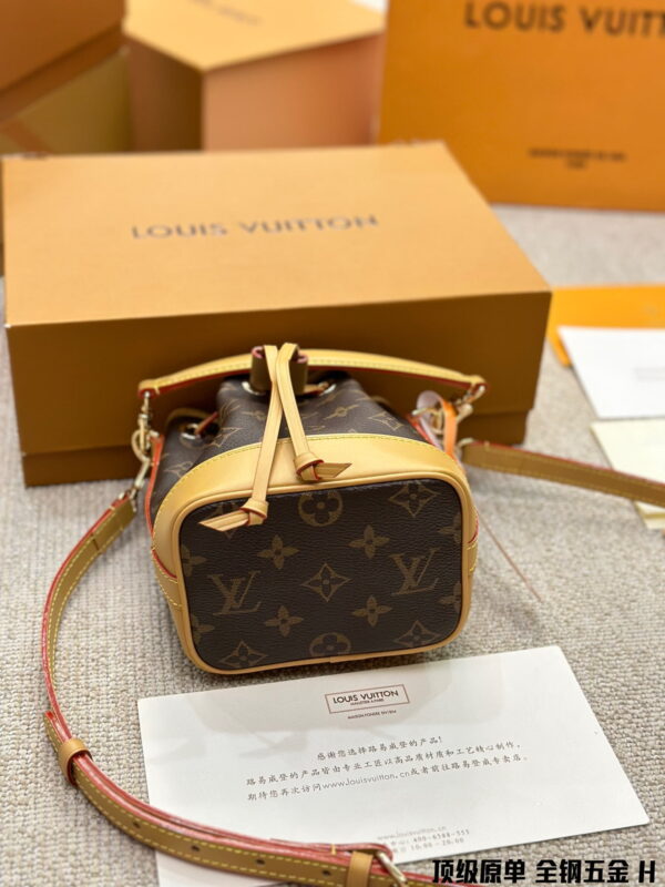 Louis Vuitton / LV mini Bucket bag Size: 13* 16* 10cm