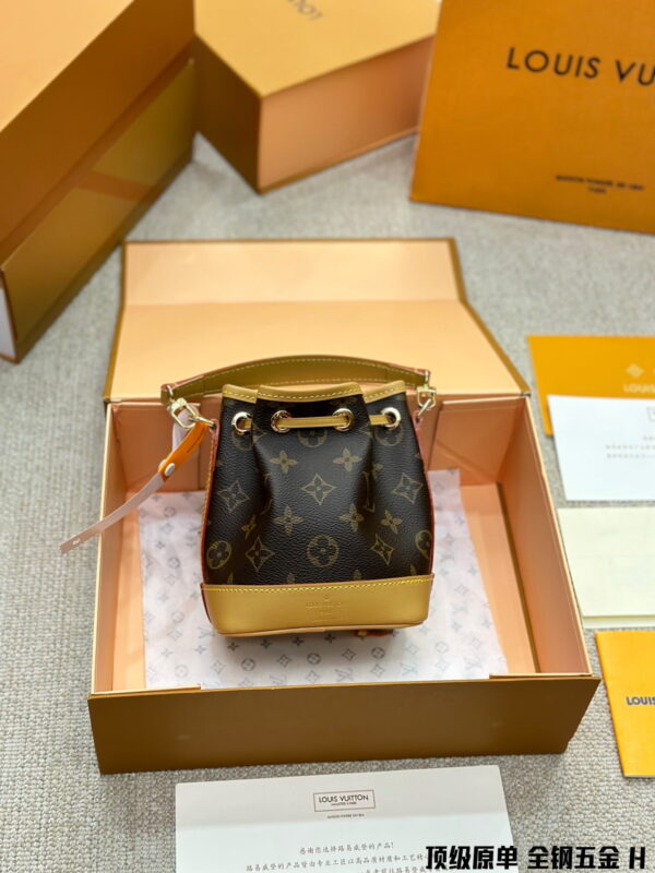 Louis Vuitton / LV mini Bucket bag Size: 13* 16* 10cm