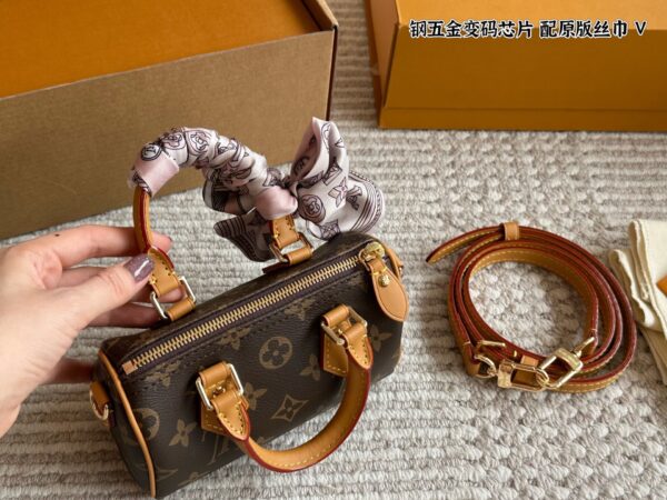 Lxiaba 200 LV leather high-quality handbag with the original scarf and box 16*10cm