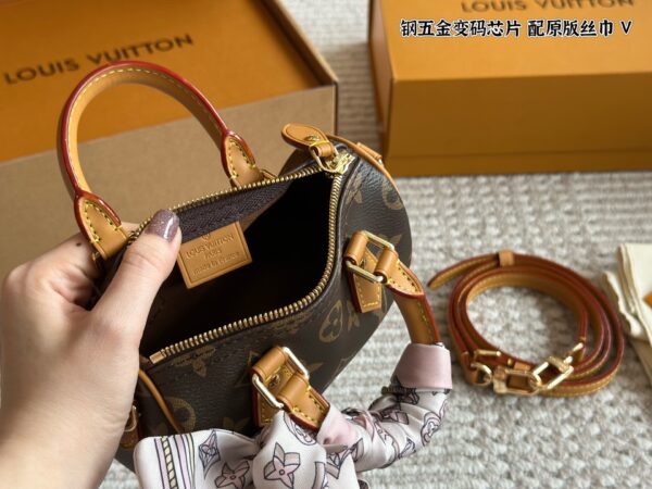 Lxiaba 200 LV leather high-quality handbag with the original scarf and box 16*10cm