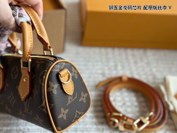 Lxiaba 200 LV leather high-quality handbag with the original scarf and box 16*10cm