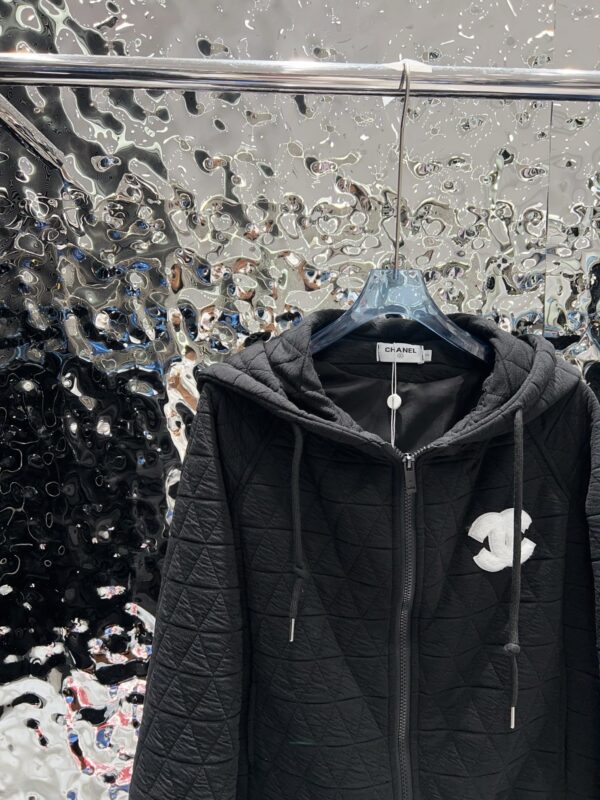 Chanel20260120054165