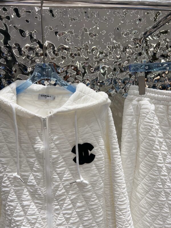 Chanel20260120056165