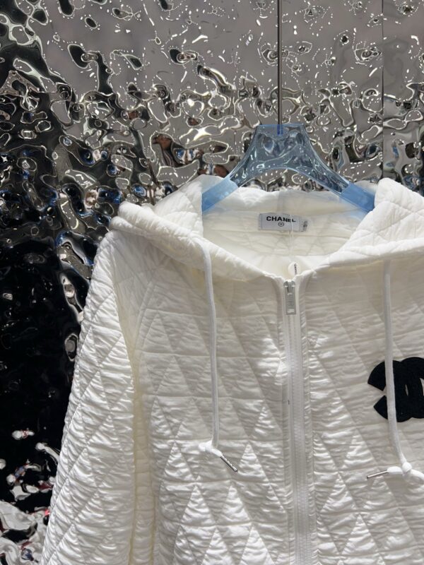 Chanel20260120056165